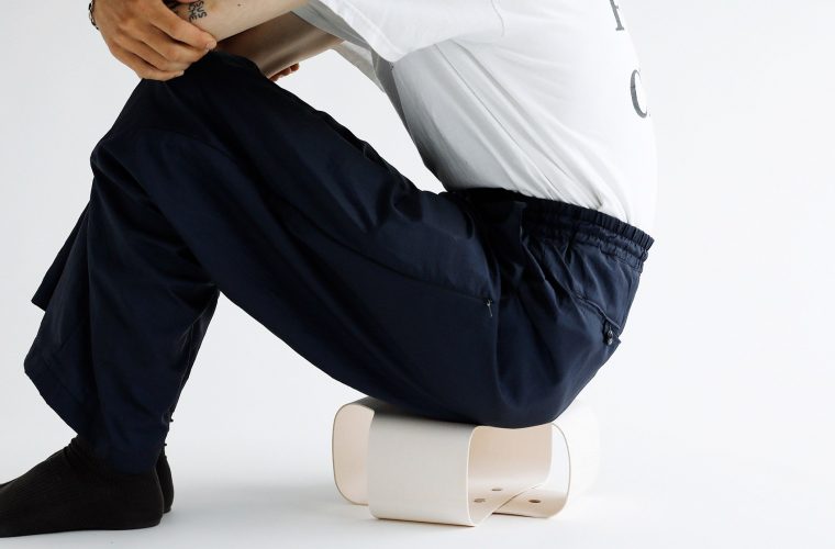 安達紙器工業　ペーパークッション　座椅子